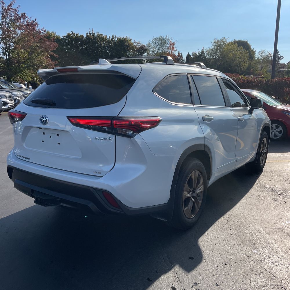 2023 Toyota Highlander Hybrid Bronze Edition