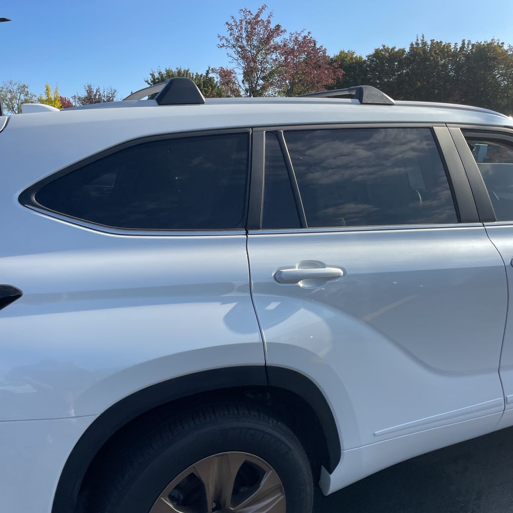2023 Toyota Highlander Hybrid Bronze Edition