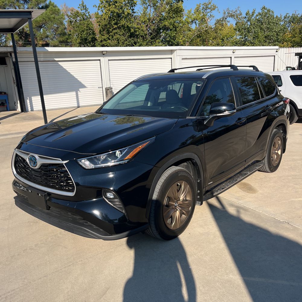 2023 Toyota Highlander Hybrid Bronze Edition