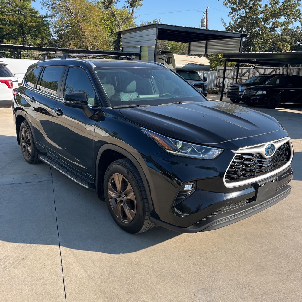 2023 Toyota Highlander Hybrid Bronze Edition