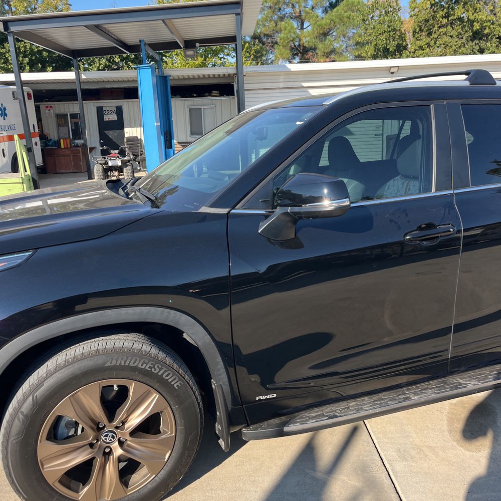 2023 Toyota Highlander Hybrid Bronze Edition