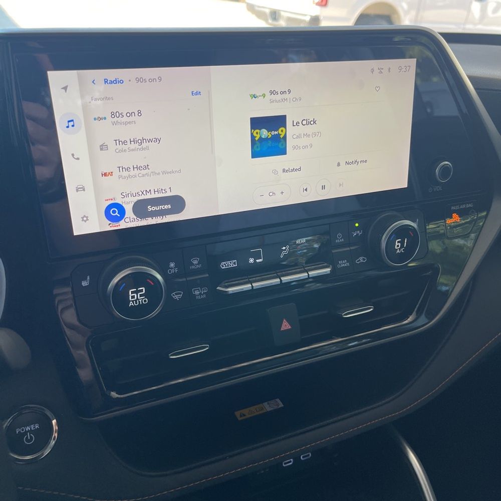 2023 Toyota Highlander Hybrid Bronze Edition