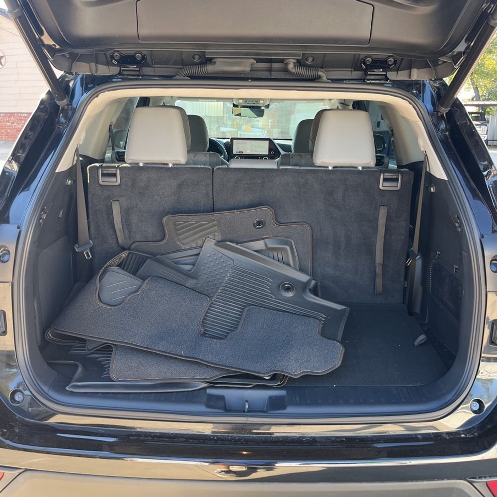 2023 Toyota Highlander Hybrid Bronze Edition