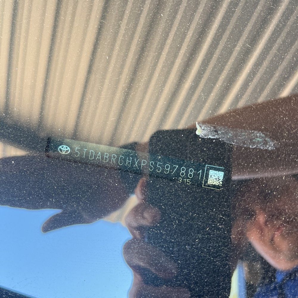 2023 Toyota Highlander Hybrid Bronze Edition