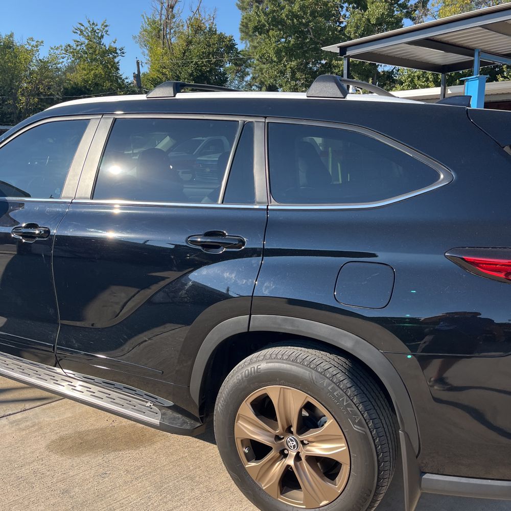 2023 Toyota Highlander Hybrid Bronze Edition