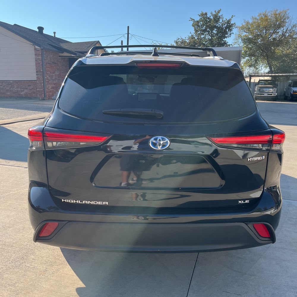 2023 Toyota Highlander Hybrid Bronze Edition