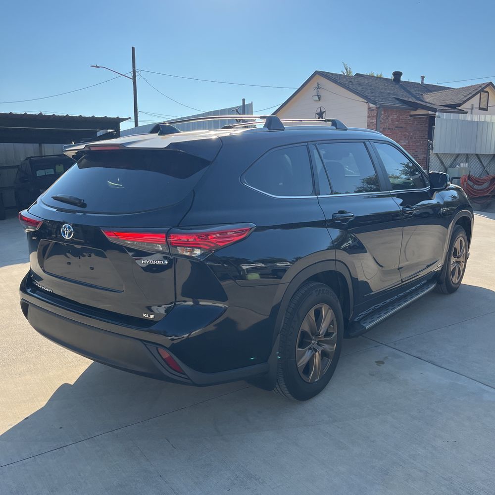 2023 Toyota Highlander Hybrid Bronze Edition