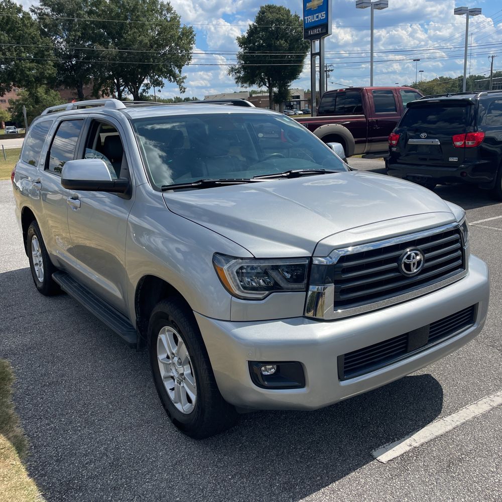 2022 Toyota Sequoia SR5