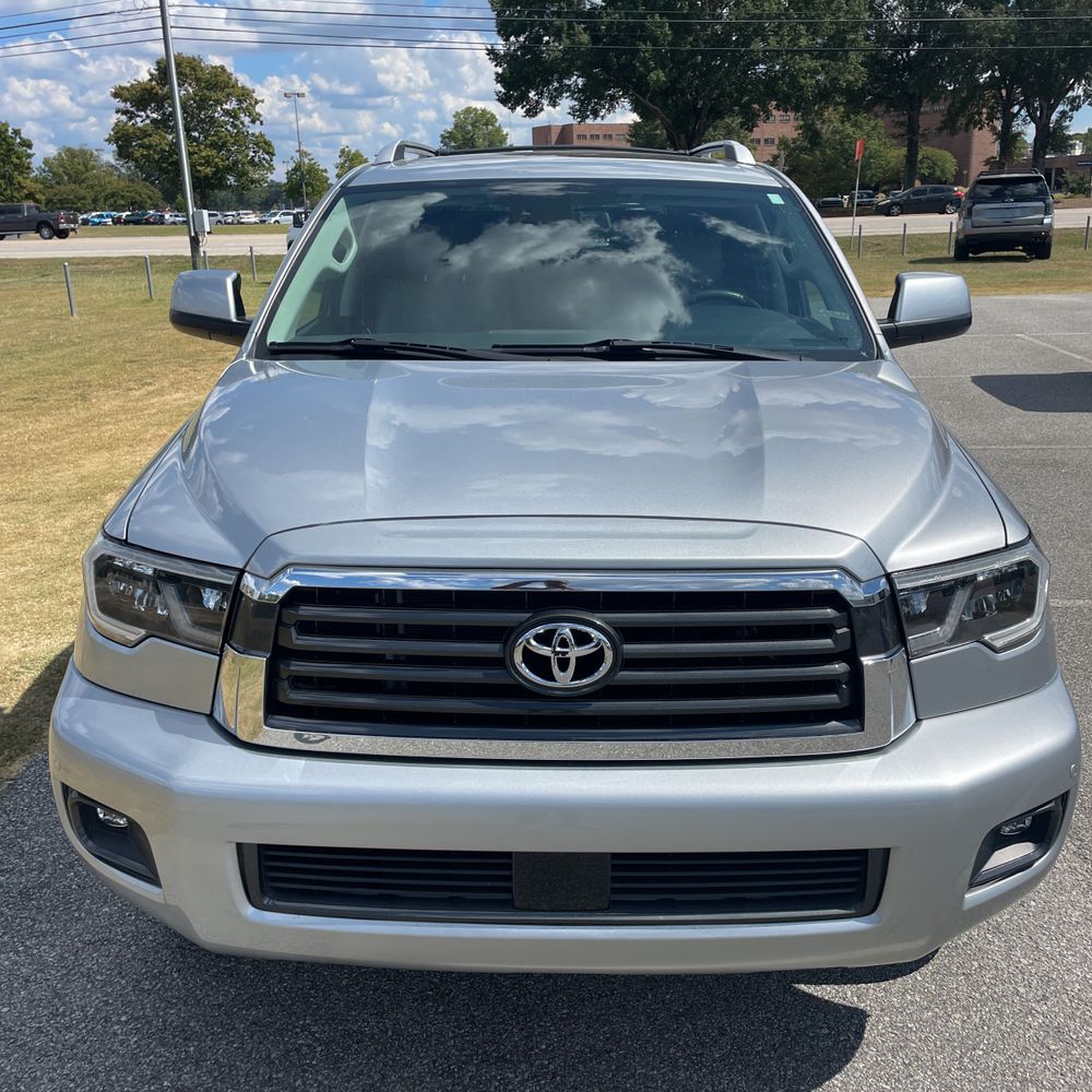 2022 Toyota Sequoia SR5