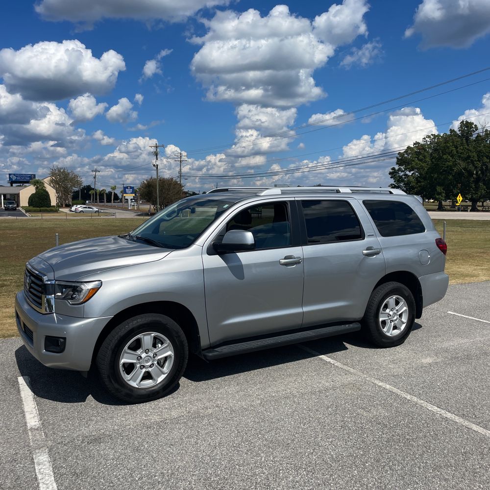 2022 Toyota Sequoia SR5