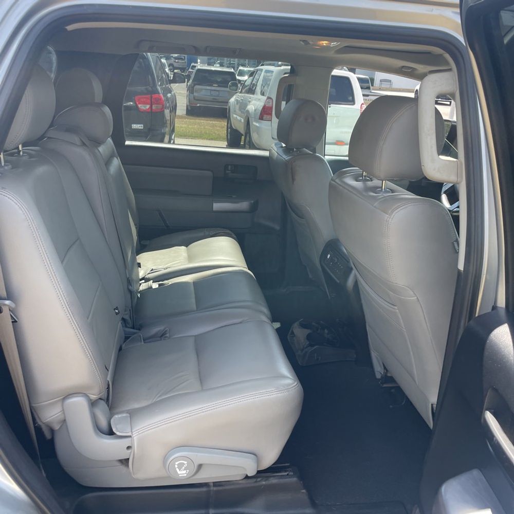 2022 Toyota Sequoia SR5