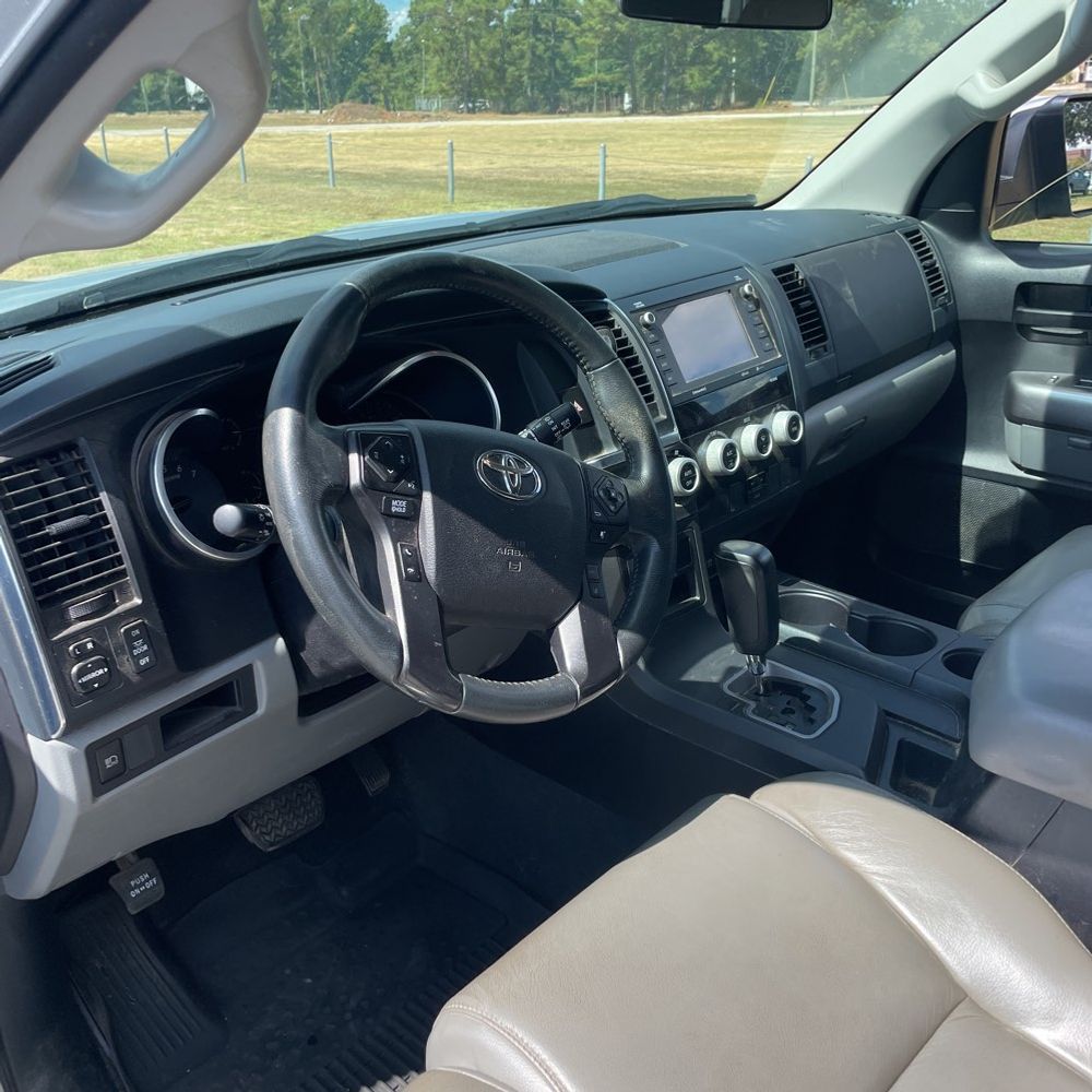 2022 Toyota Sequoia SR5