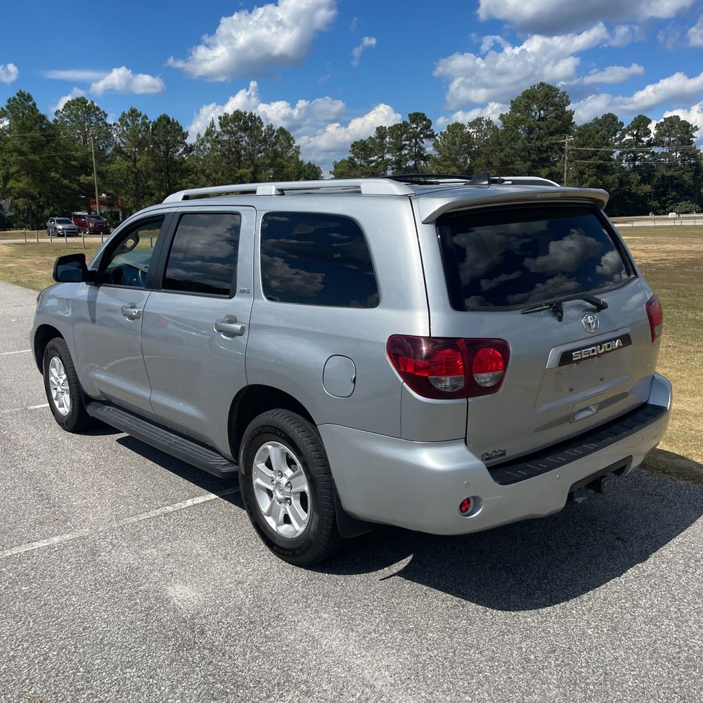 2022 Toyota Sequoia SR5