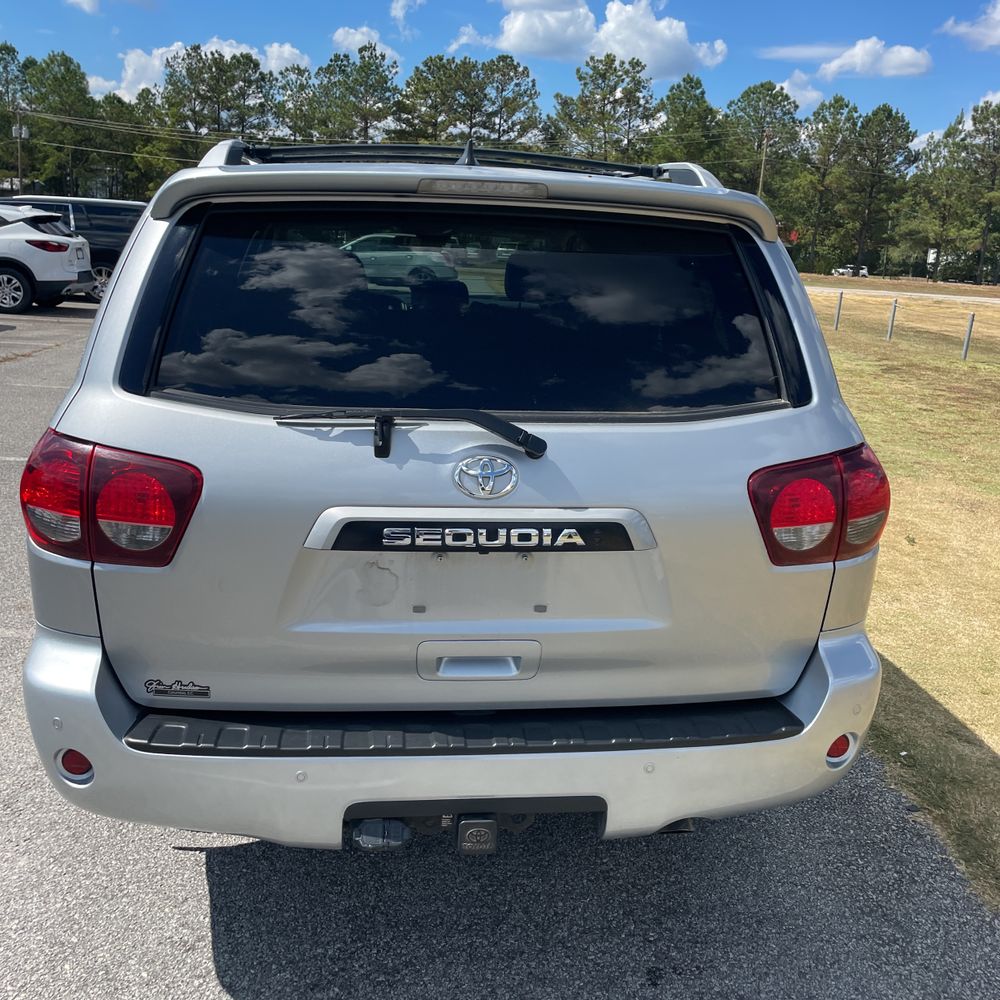 2022 Toyota Sequoia SR5