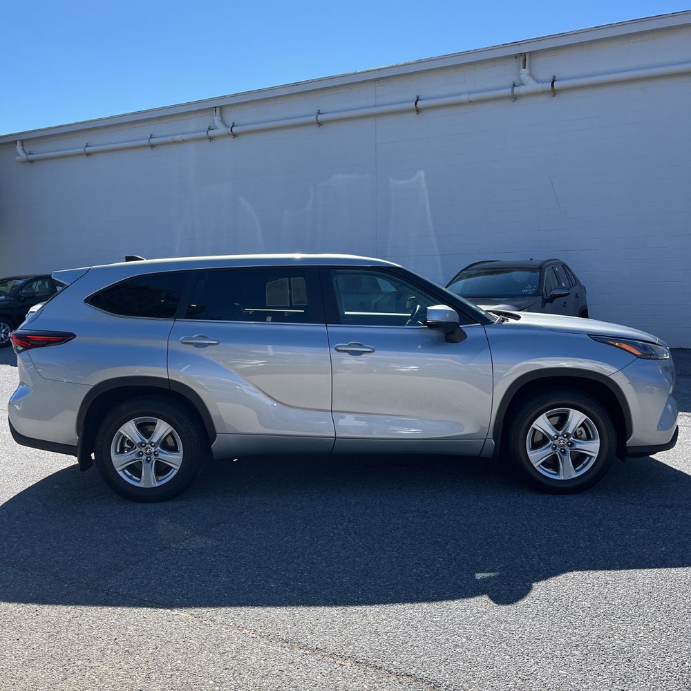 2024 Toyota Highlander Hybrid LE