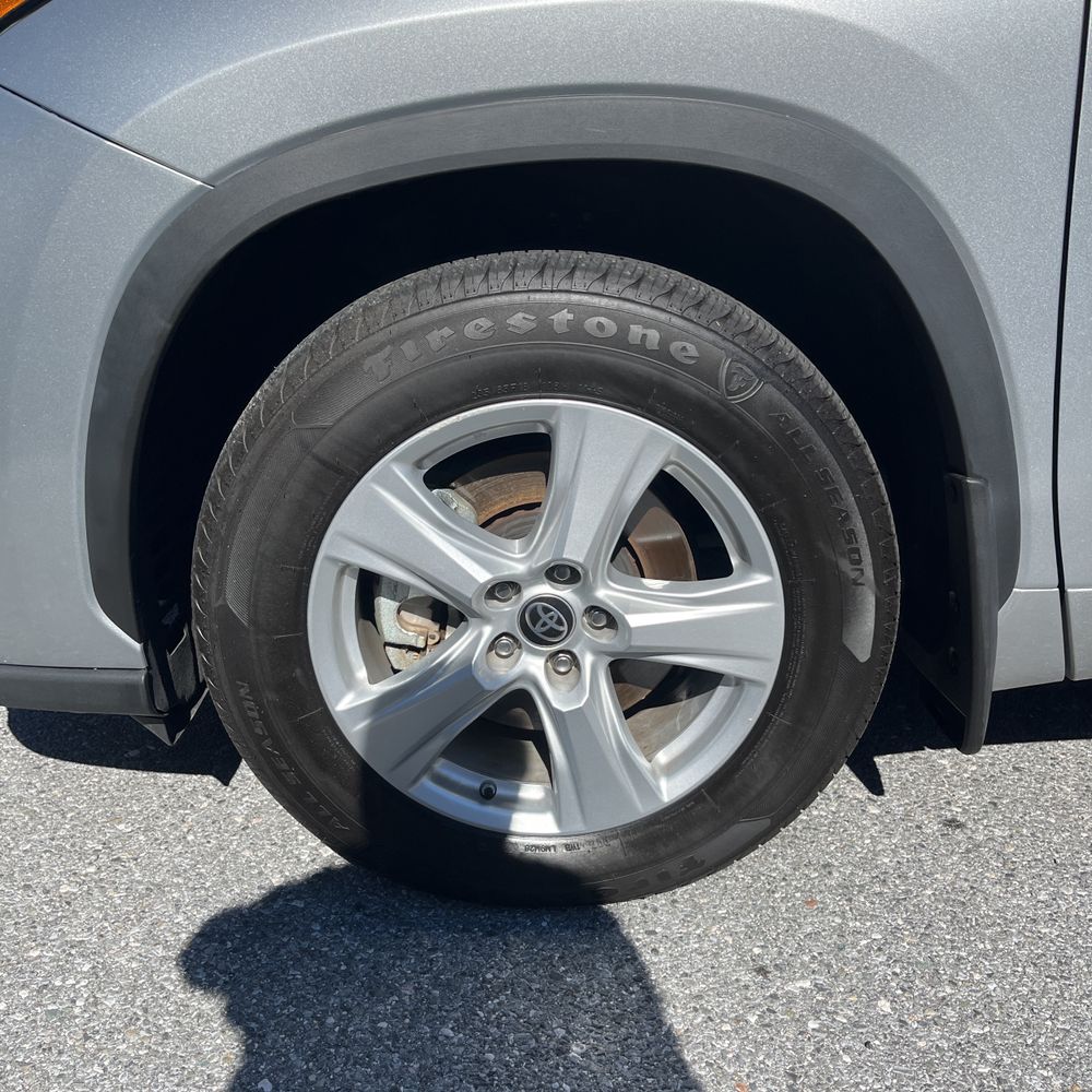 2024 Toyota Highlander Hybrid LE