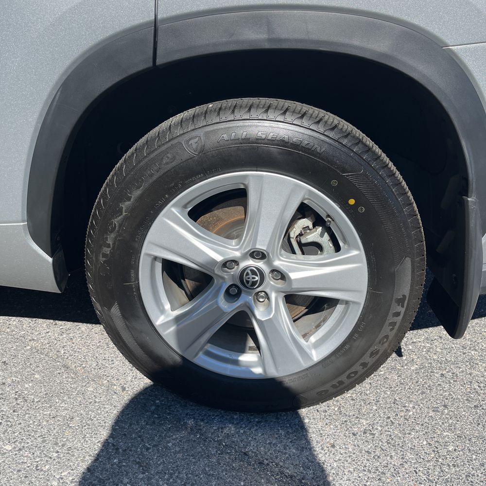2024 Toyota Highlander Hybrid LE