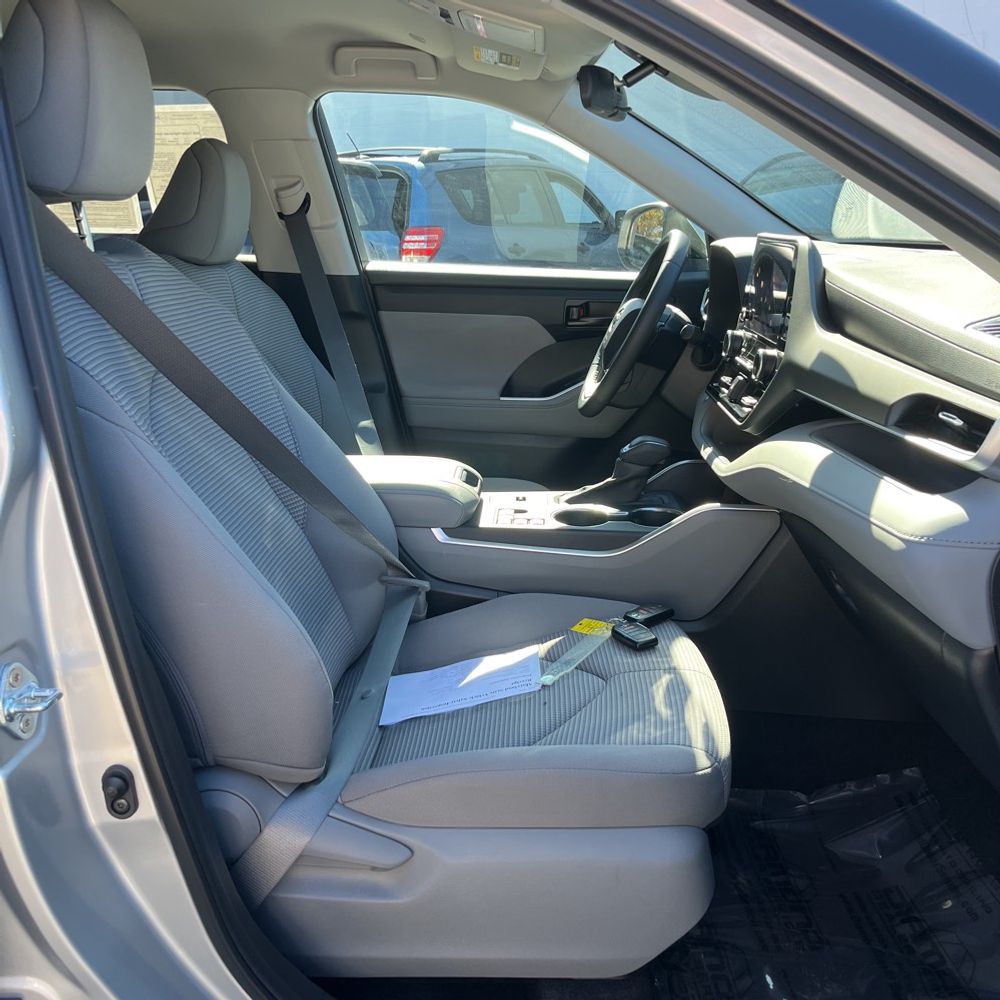 2024 Toyota Highlander Hybrid LE