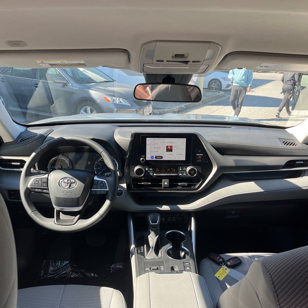 2024 Toyota Highlander Hybrid LE