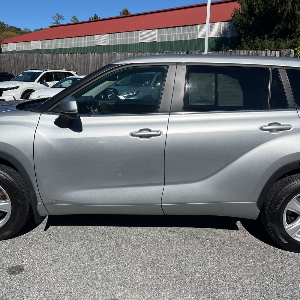 2024 Toyota Highlander Hybrid LE