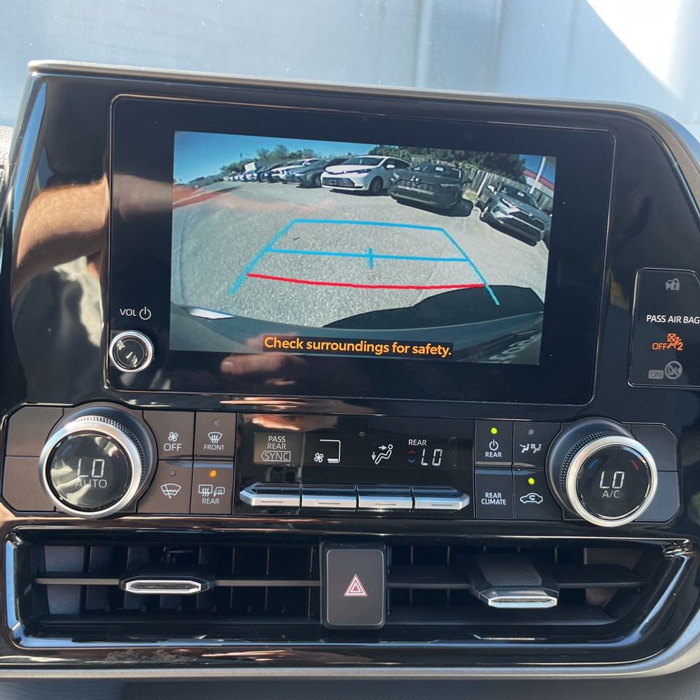 2024 Toyota Highlander Hybrid LE