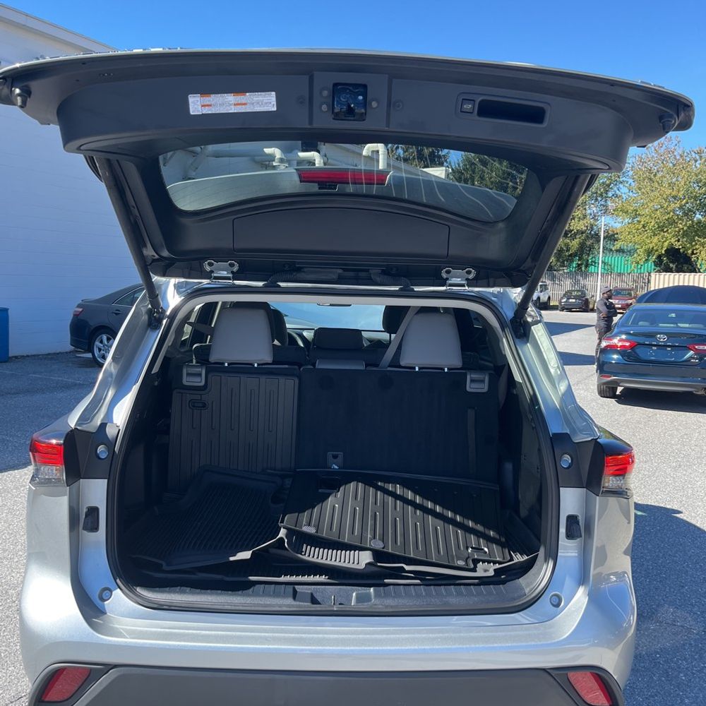 2024 Toyota Highlander Hybrid LE