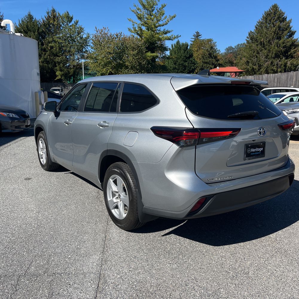 2024 Toyota Highlander Hybrid LE