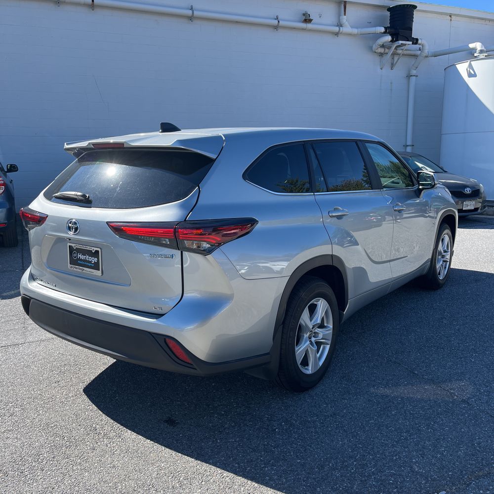 2024 Toyota Highlander Hybrid LE