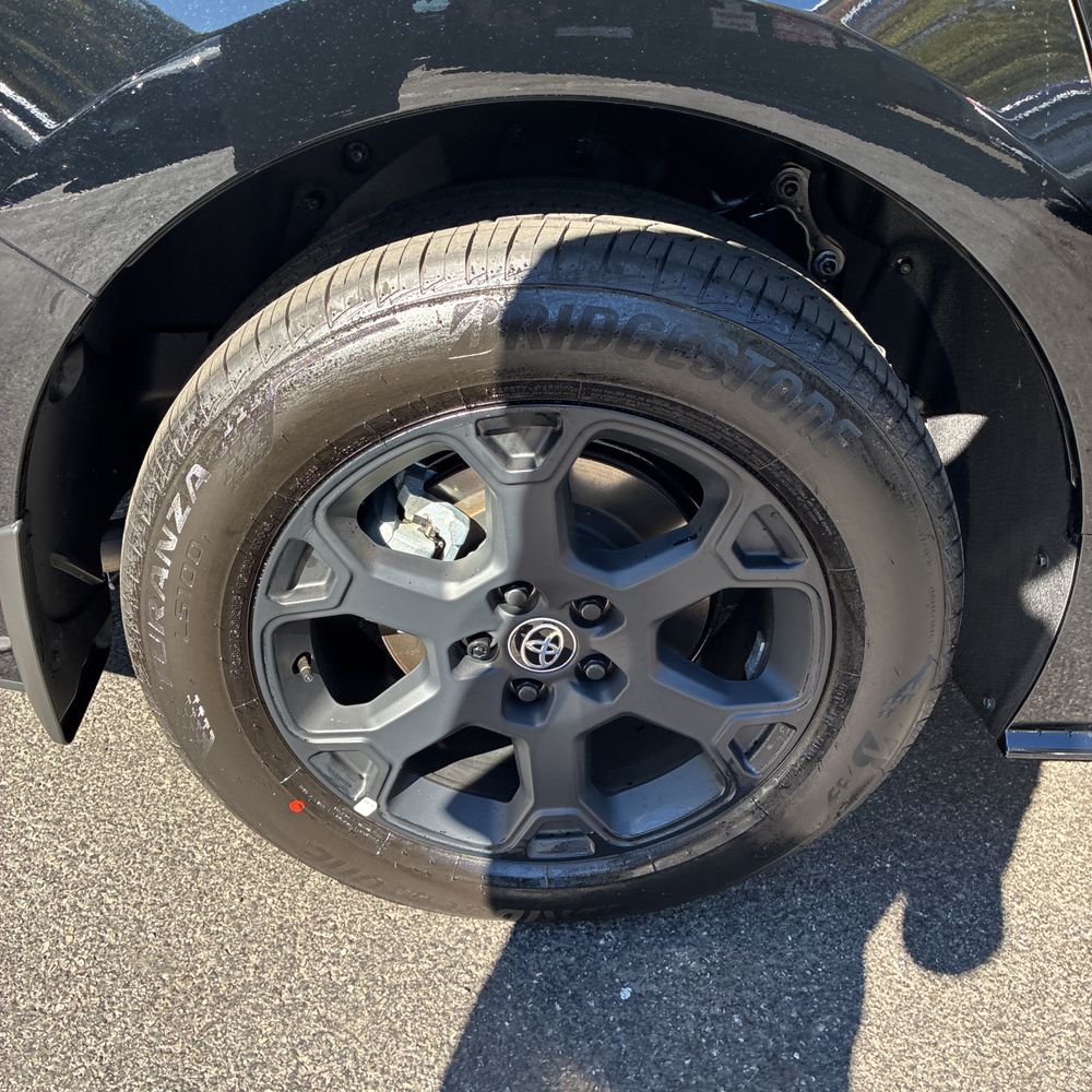2025 Toyota Sienna Woodland Edition