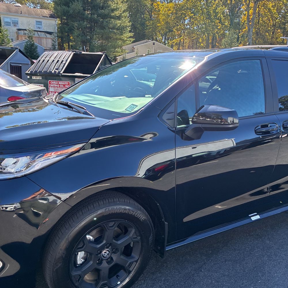 2025 Toyota Sienna Woodland Edition