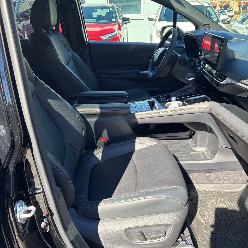 2025 Toyota Sienna Woodland Edition