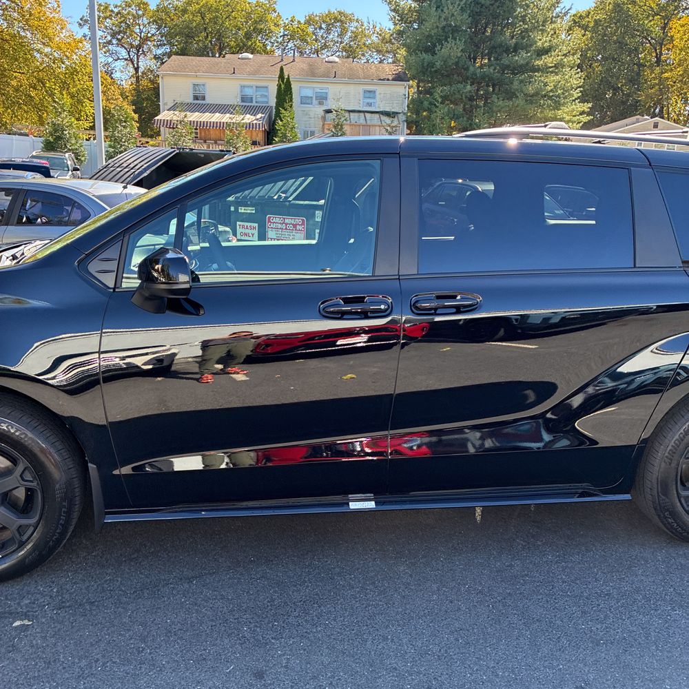 2025 Toyota Sienna Woodland Edition