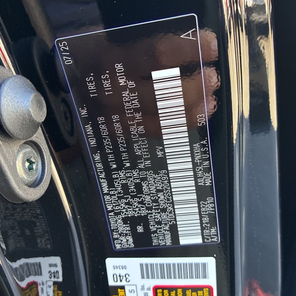 2025 Toyota Sienna Woodland Edition