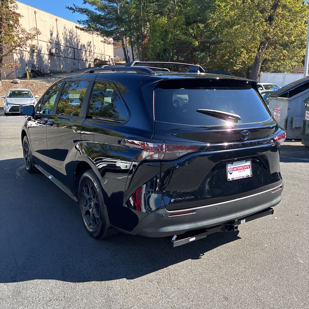 2025 Toyota Sienna Woodland Edition