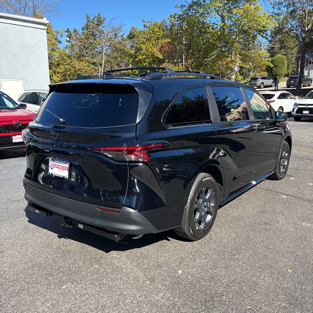2025 Toyota Sienna Woodland Edition