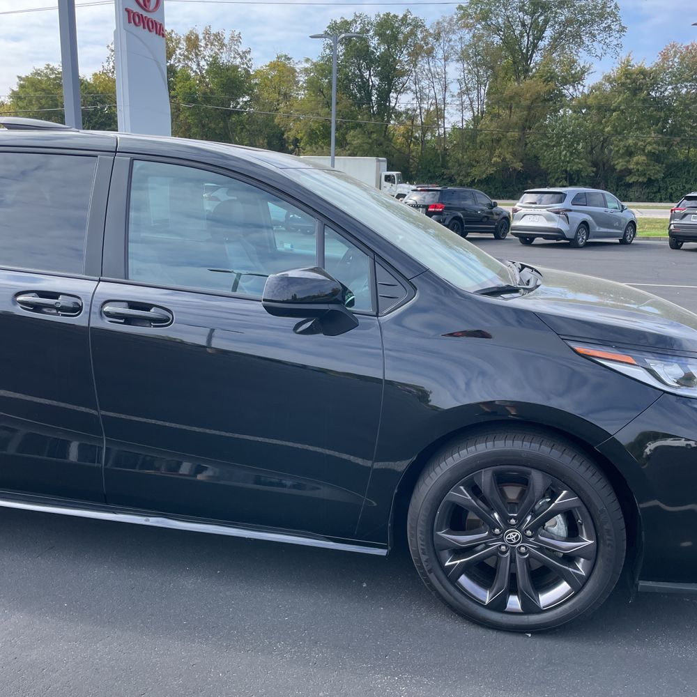2025 Toyota Sienna XSE 7-Passenger
