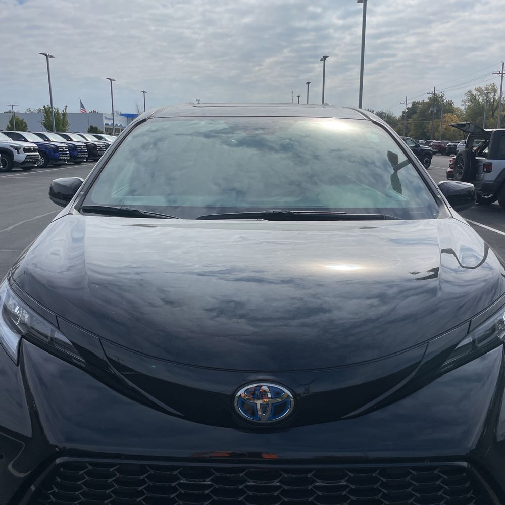 2025 Toyota Sienna XSE 7-Passenger