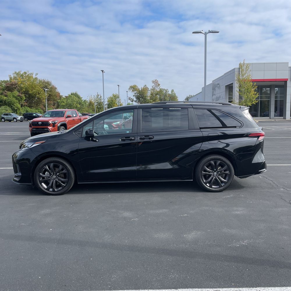 2025 Toyota Sienna XSE 7-Passenger