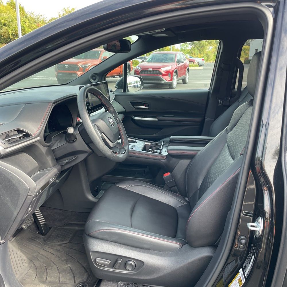 2025 Toyota Sienna XSE 7-Passenger