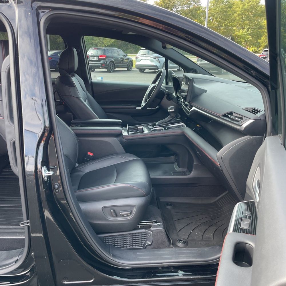 2025 Toyota Sienna XSE 7-Passenger
