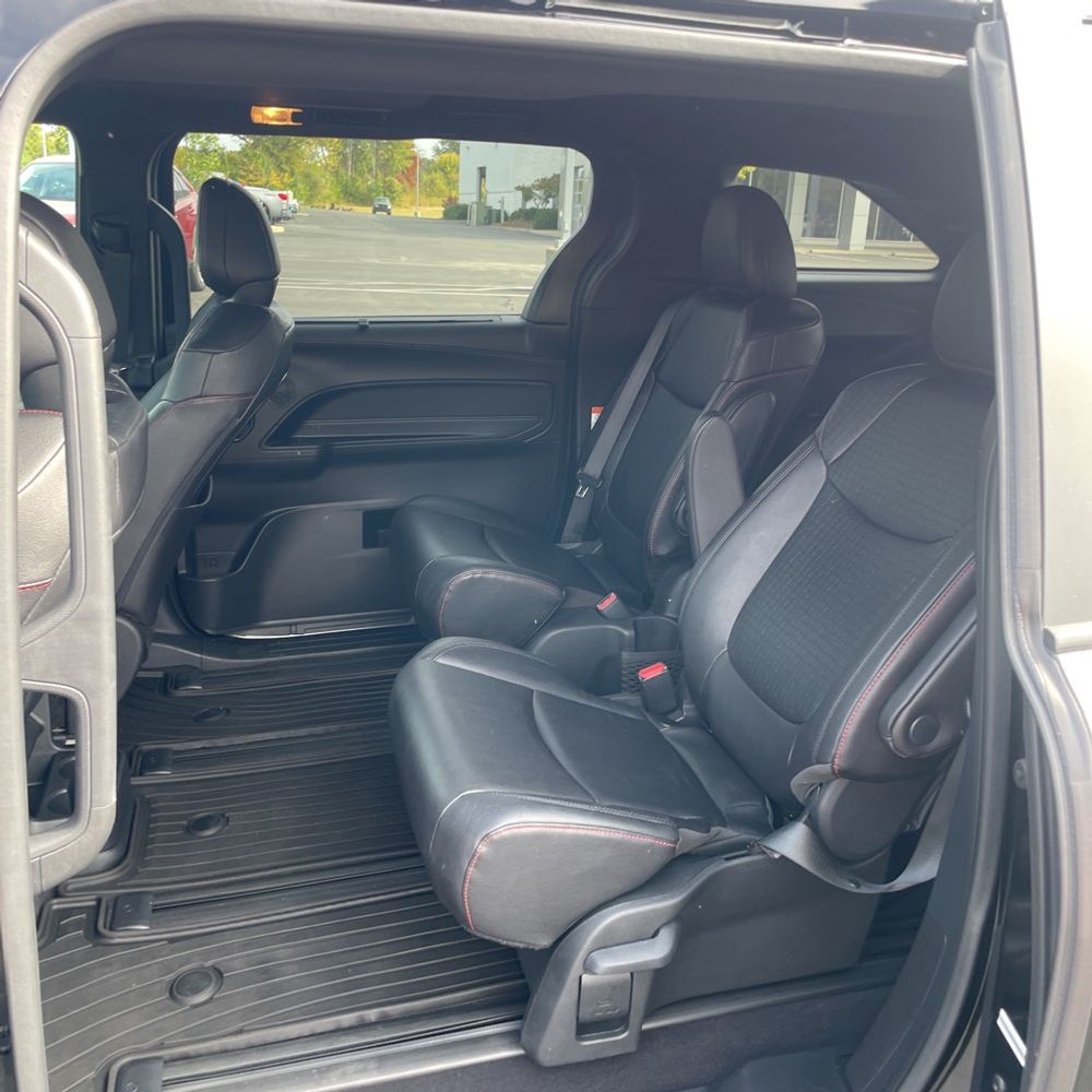 2025 Toyota Sienna XSE 7-Passenger