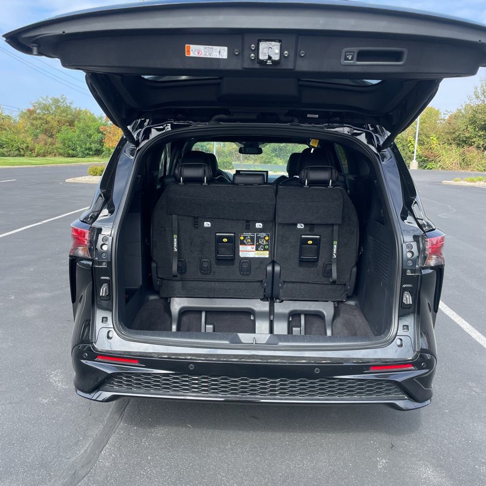 2025 Toyota Sienna XSE 7-Passenger