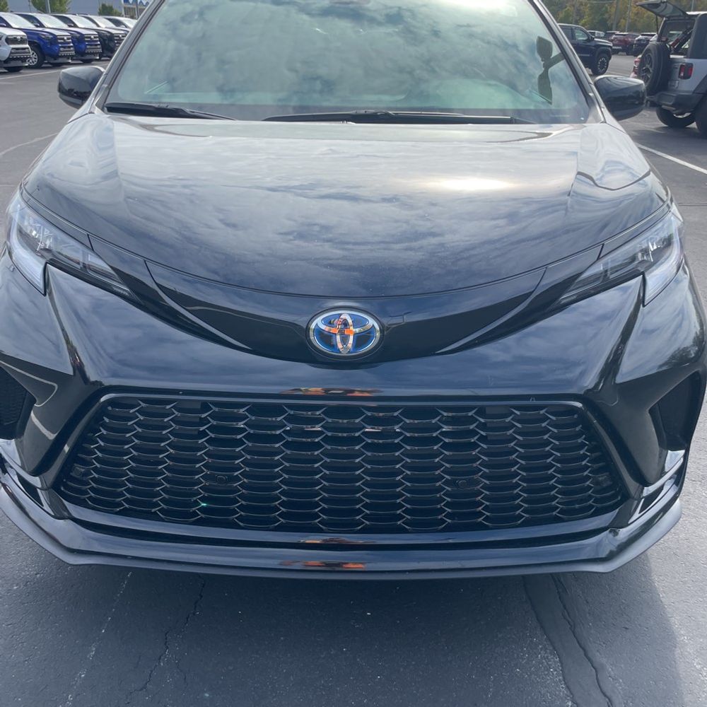 2025 Toyota Sienna XSE 7-Passenger