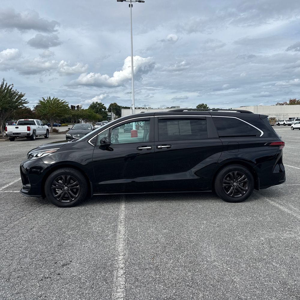 2024 Toyota Sienna XSE 7-Passenger