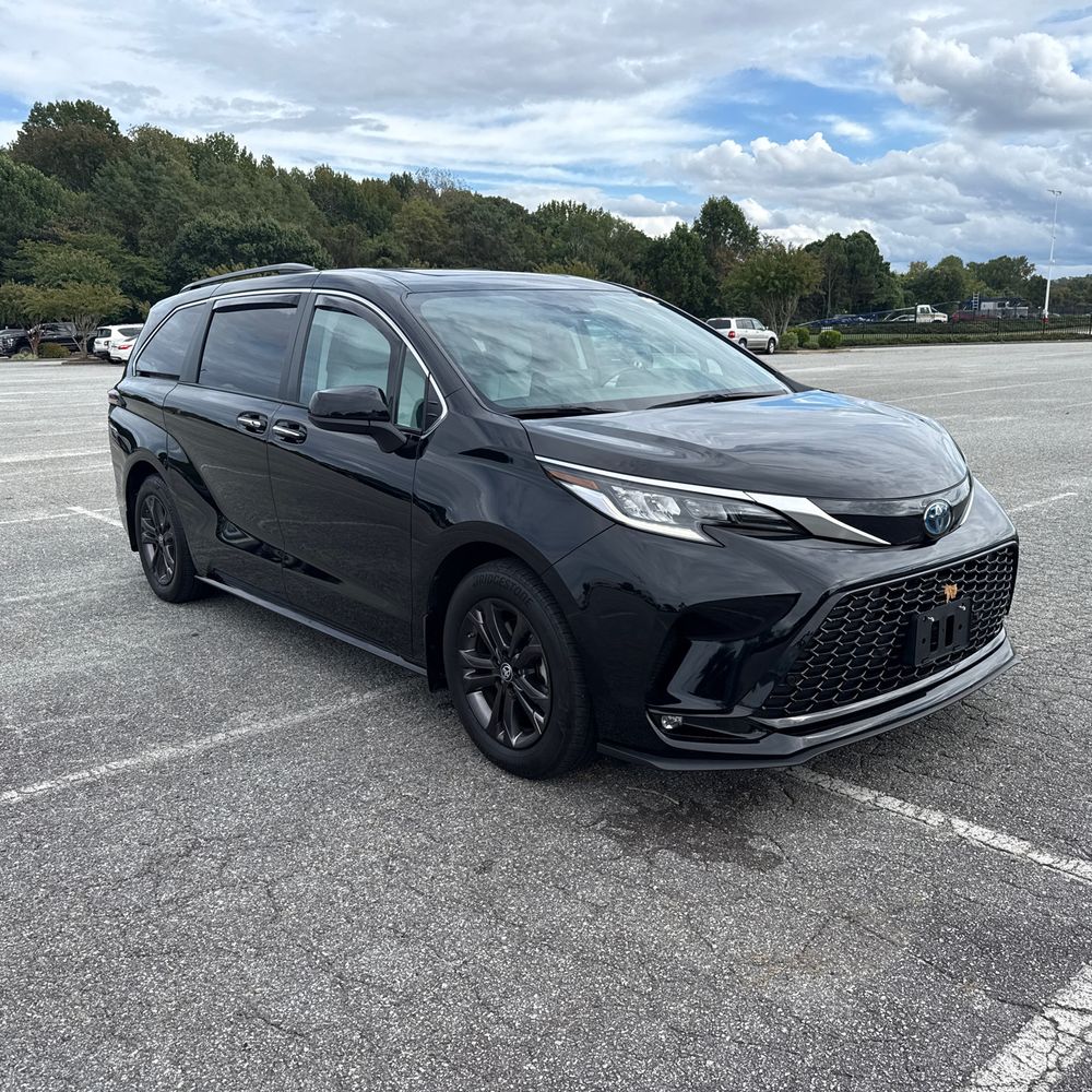 2024 Toyota Sienna XSE 7-Passenger