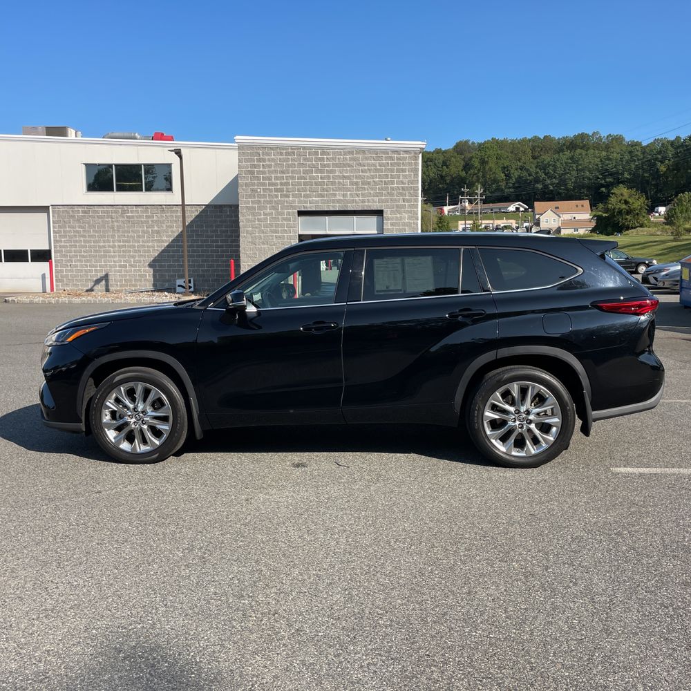 2022 Toyota Highlander Limited