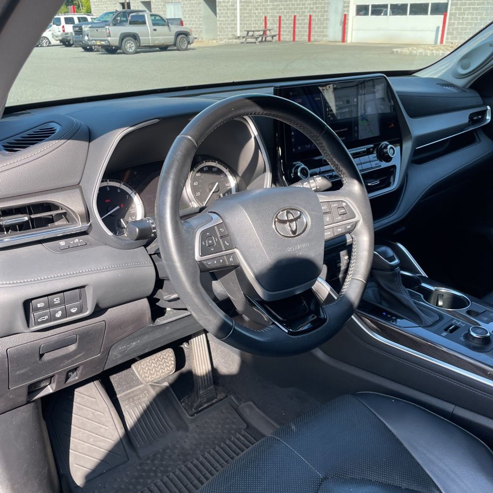 2022 Toyota Highlander Limited