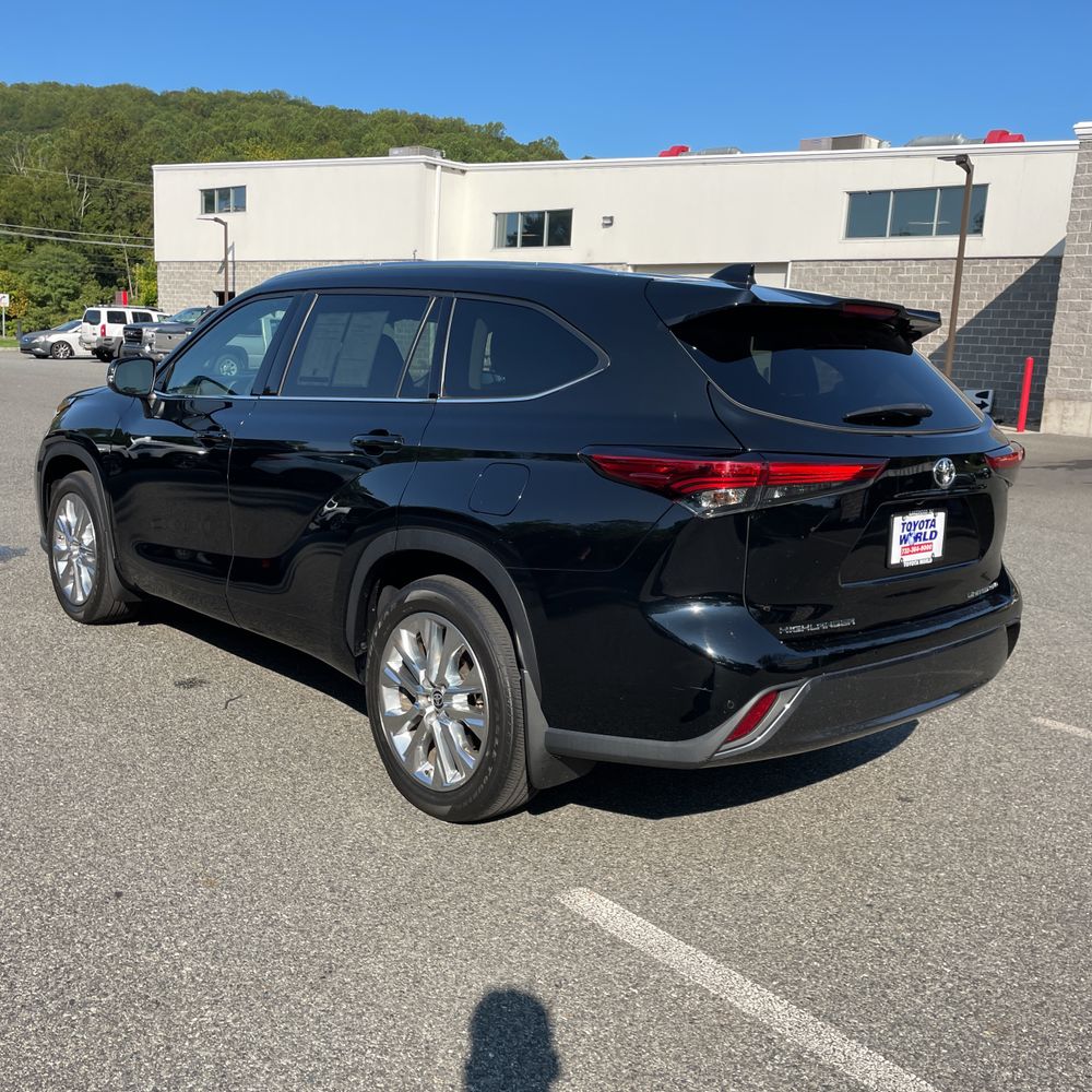 2022 Toyota Highlander Limited