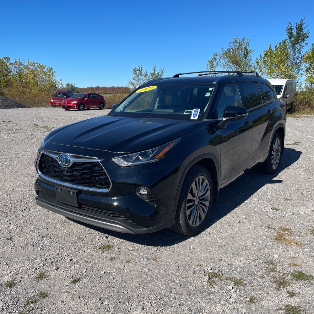 2022 Toyota Highlander Hybrid Platinum