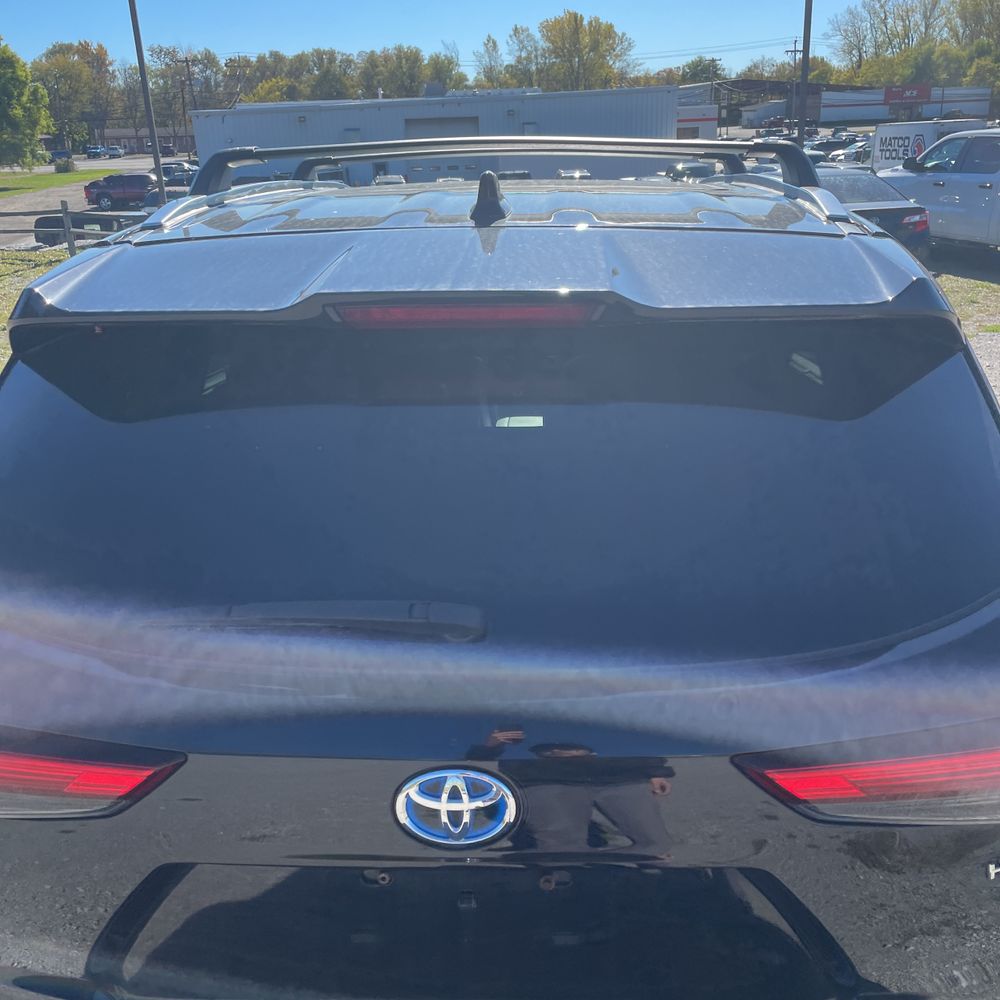 2022 Toyota Highlander Hybrid Platinum